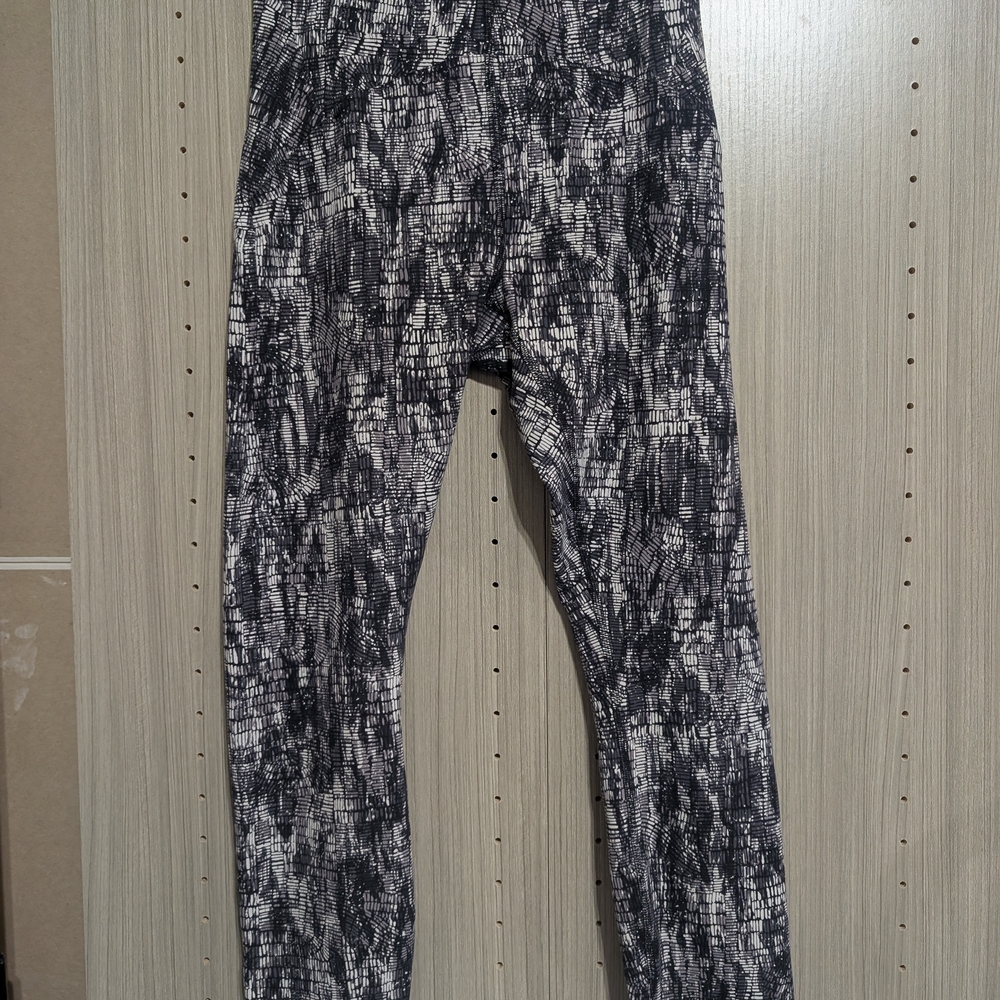 Lululemon Athletica Black and White Patterned Leggings